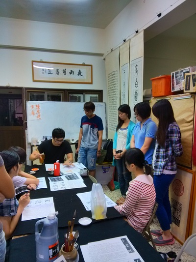 吃货达人聚常州PK吃虾绝技 品“午红宴”迎端午“火狐电竞平台”(图2) 火狐电竞