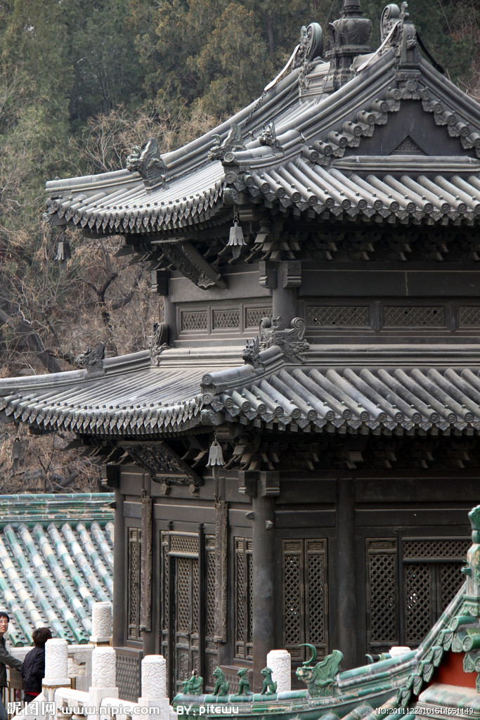 拆后利用造亮点 停车划线惠民生【火狐电竞】(图1) 火狐电竞平台