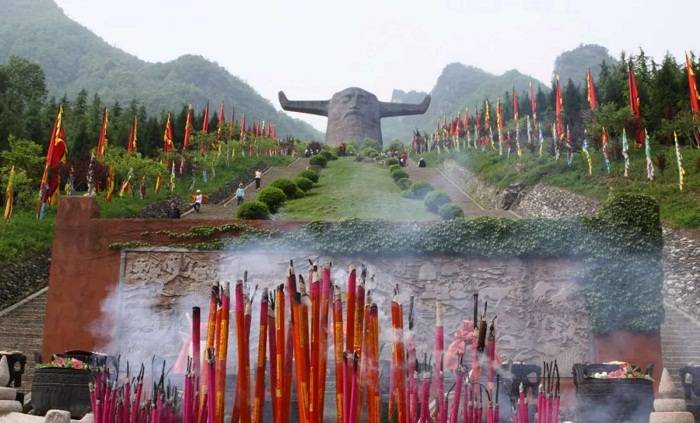 港女王迪诗曝出格言论 微博遭人肉嫩模裸挺:火狐电竞官网(图1) 火狐电竞平台